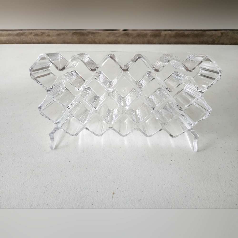 Acrylic lipstick holder